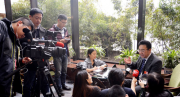 (娱乐圈）张雨绮节目中爆气直吼，气得丢笔把姜振宇吓懵